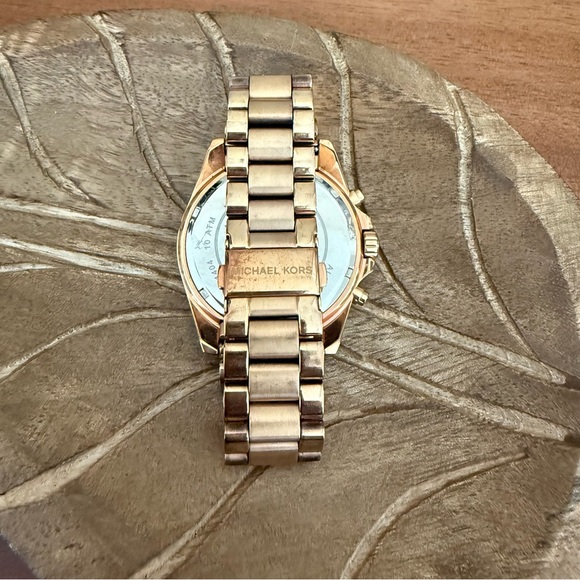 Michael Kors gold tone watch - Picture 2 of 3